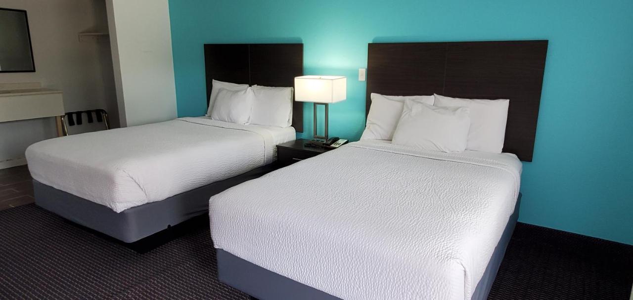 Travelodge By Wyndham Livonia Canton Novi Detroit Area Exteriör bild