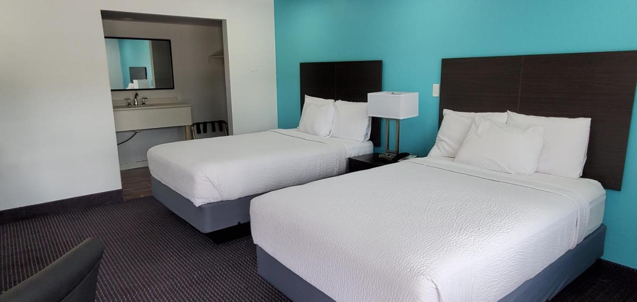 Travelodge By Wyndham Livonia Canton Novi Detroit Area Exteriör bild